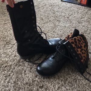 Combat boots